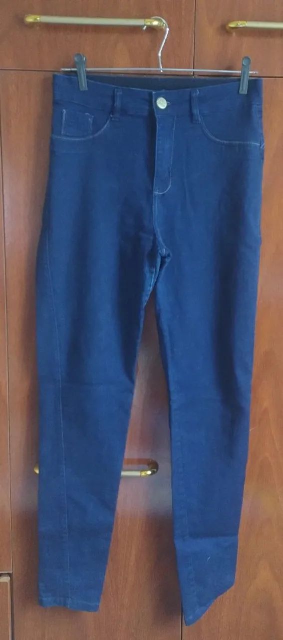 Calça jeans escura feminina  - Foto 4