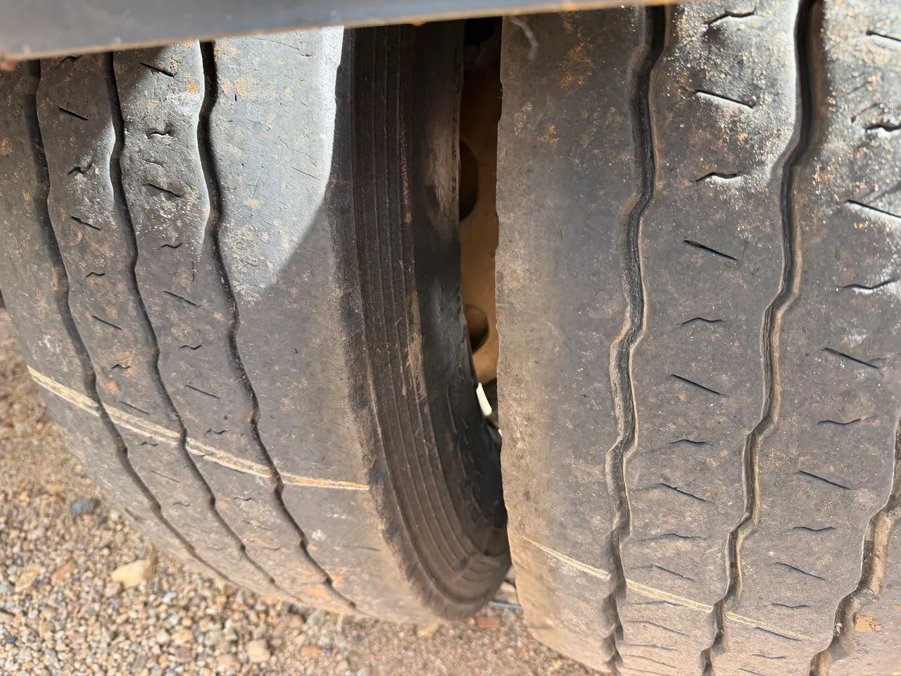 Mercedes  1111 caçamba  - Foto 5