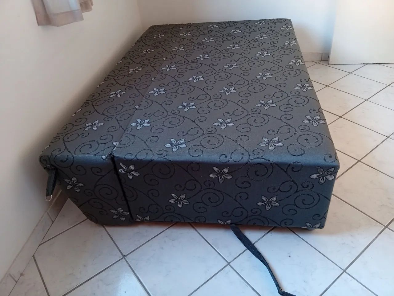 Sofá-Cama 3 Lugares em Excelente Estado | Abre Fácil | R$ 320