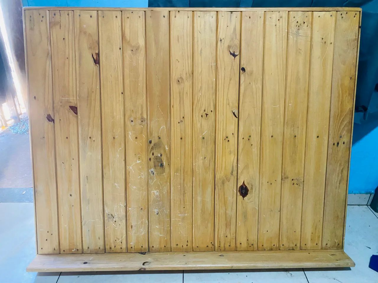 Painel para TV feito de palite 