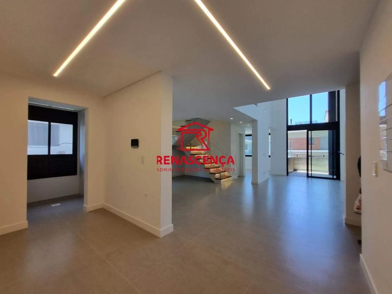 Cobertura Exclusiva a Uma Quadra do Mar em Jurerê - Foto 2