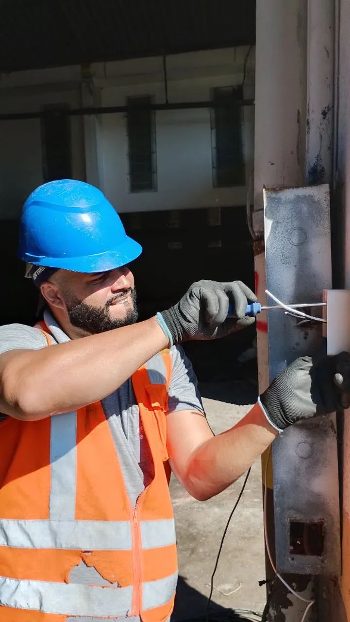 Eletro útil serviços elétricos  - Foto 2