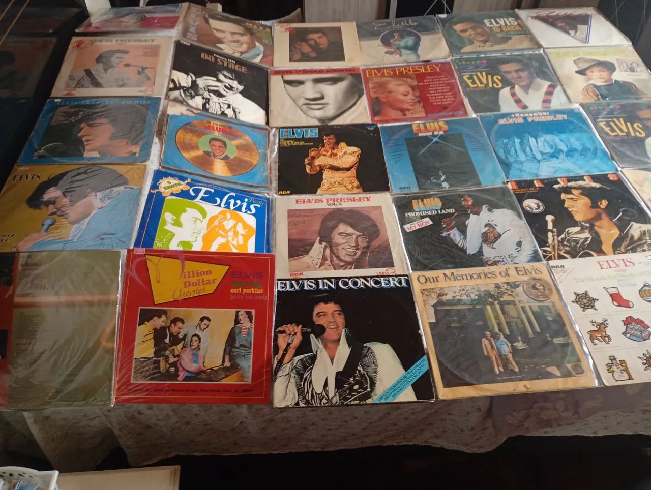 Coleção de discos do Elvis Presley 