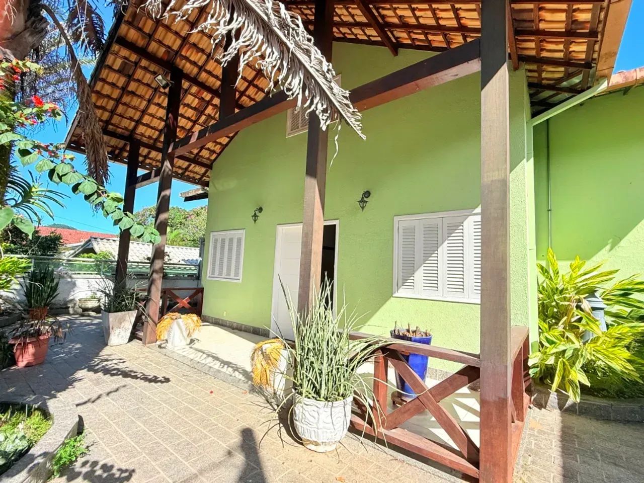 CASA LINEAR COM 03 SUÍTES EM CONDOMÍNIO FECHADO  CORUJAS - Foto 3
