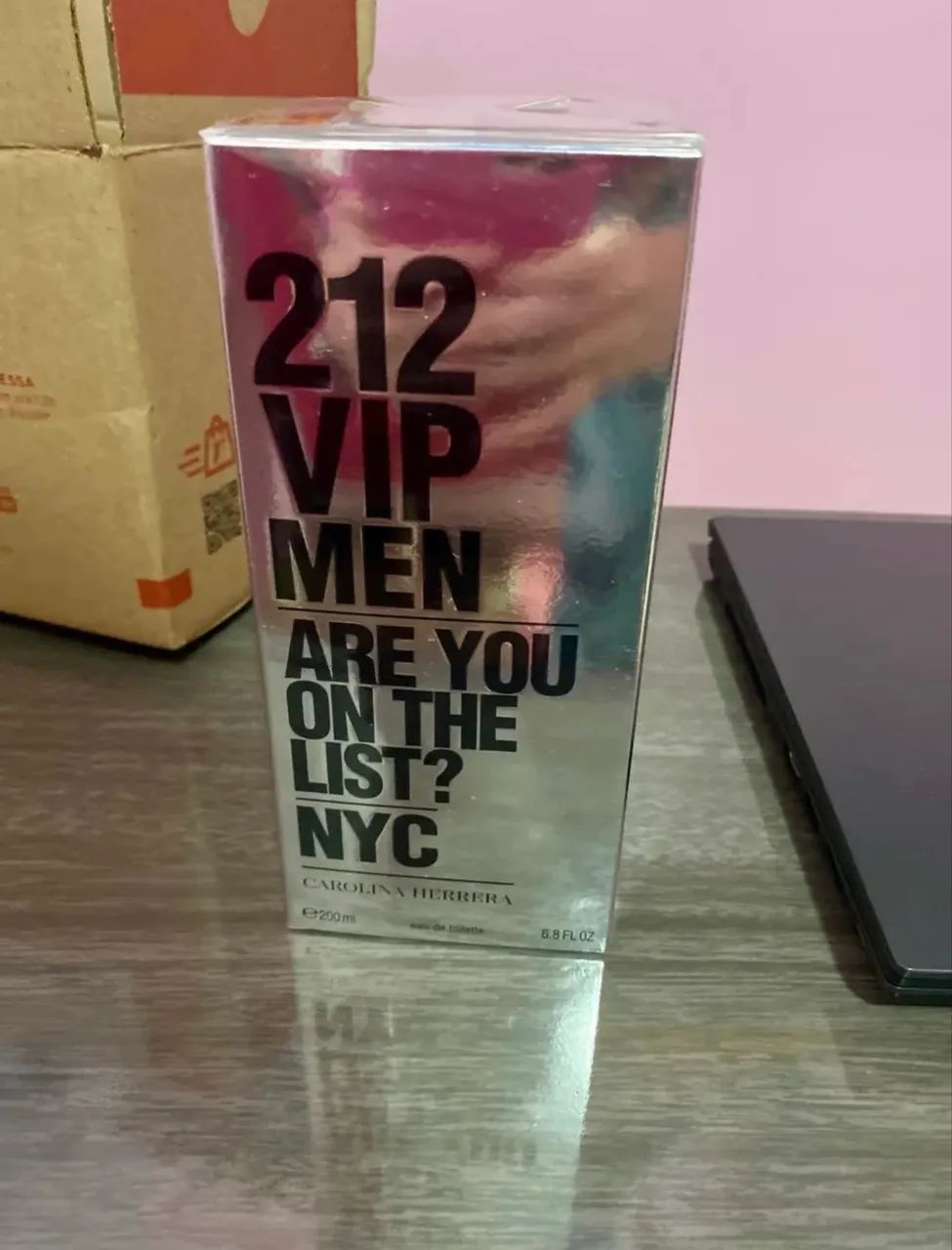 Perfume 212 VIP MEN  - Foto 3