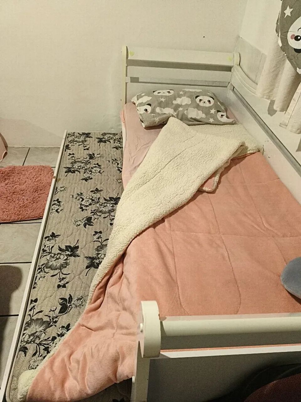 Cama DE SOLTEIRO+ auxiliar + os dois  colchões  - Foto 2