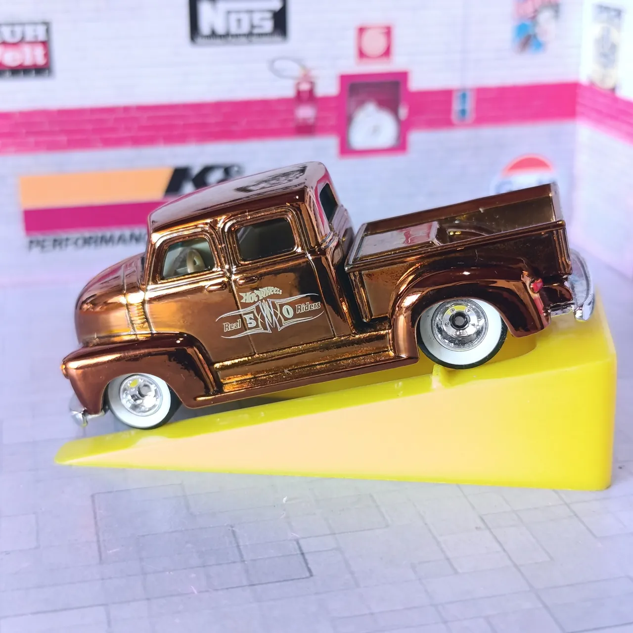 Hot Wheels RLC 2023 Edição Rosa 1962 Ford F100 - Peças e
