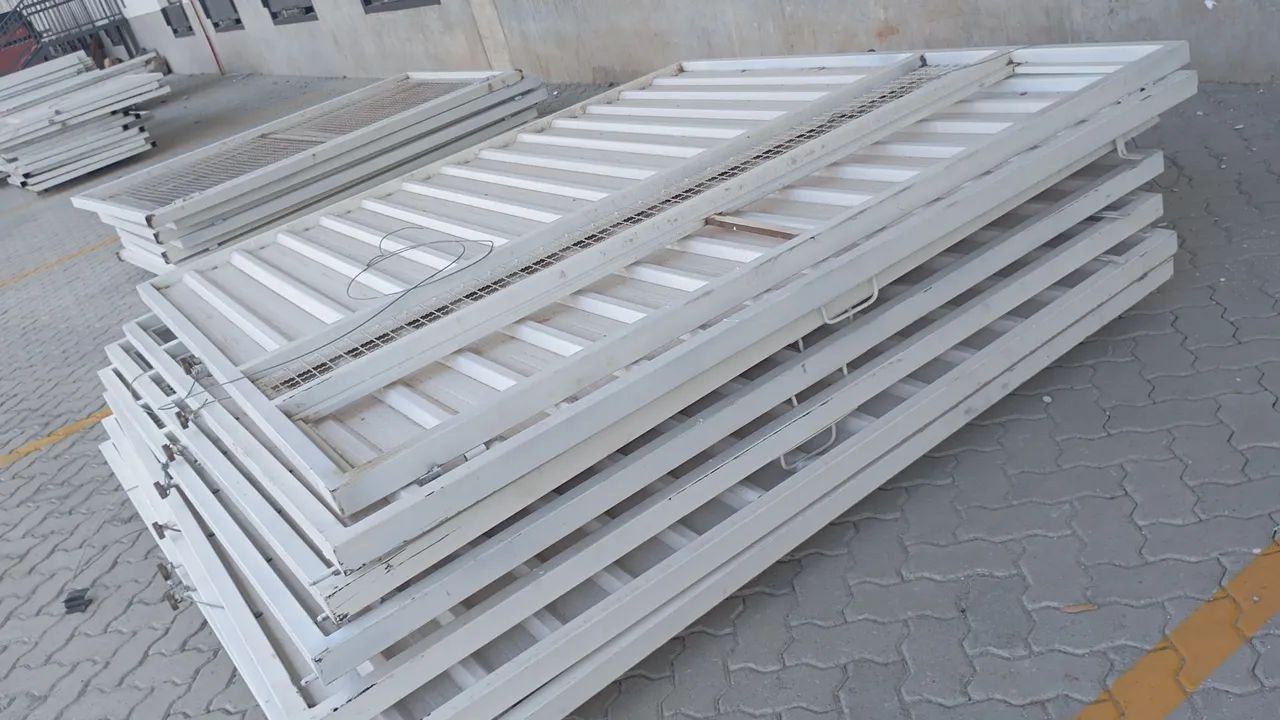 Portão basculante doca galpão 