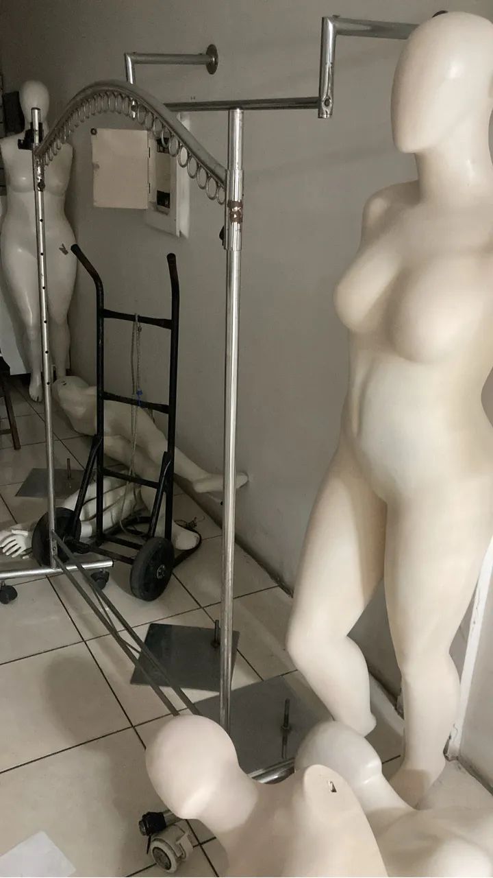 Manequim plus size retirada em Nova Iguaçu - Foto 2