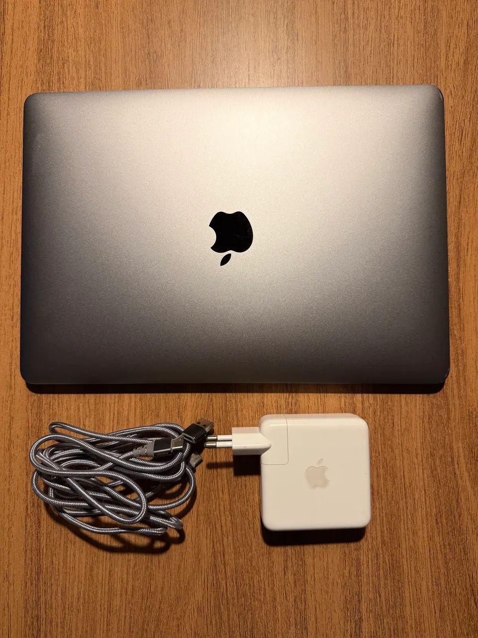 MacBook Pro 2017 i5, 8GB RAM, 256GB SSD