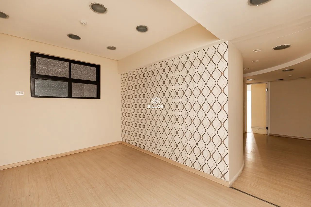 Sala comercial com 125,39 m² para alugar no Centro de Curitiba