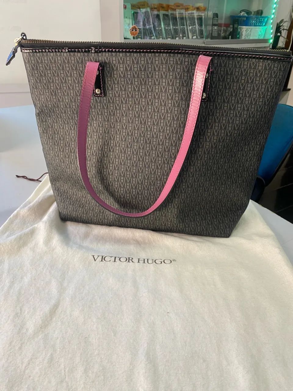 Bolsa da Victor Hugo original usada uma vez  - Foto 3