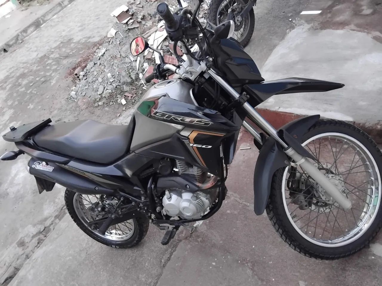 Bros 160