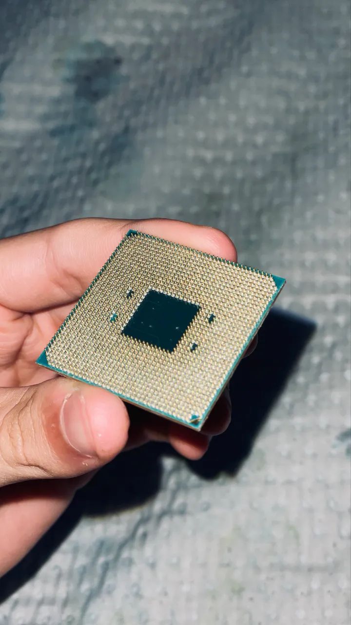 PROCESSADOR RYZEN 3 2200G USADO - Foto 5
