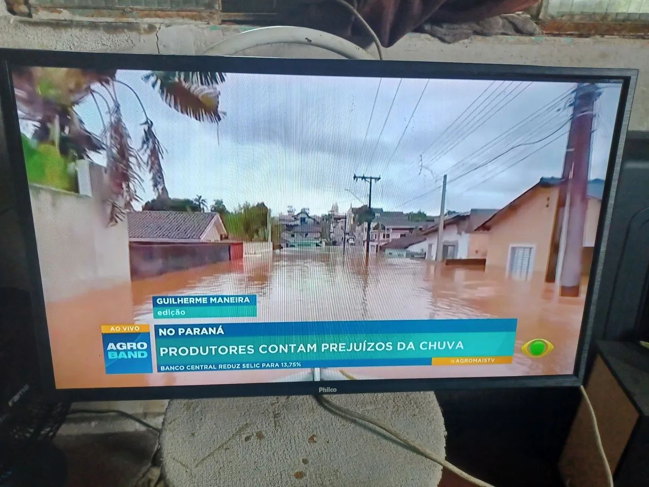 Vendo tv philco 32 polegadas nao e smart nao e smart vendo por 600.00 - Foto 3