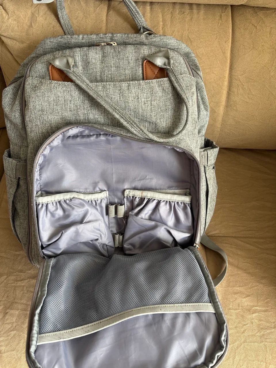 Bolsa mochila maternidade LB cinza  - Foto 3
