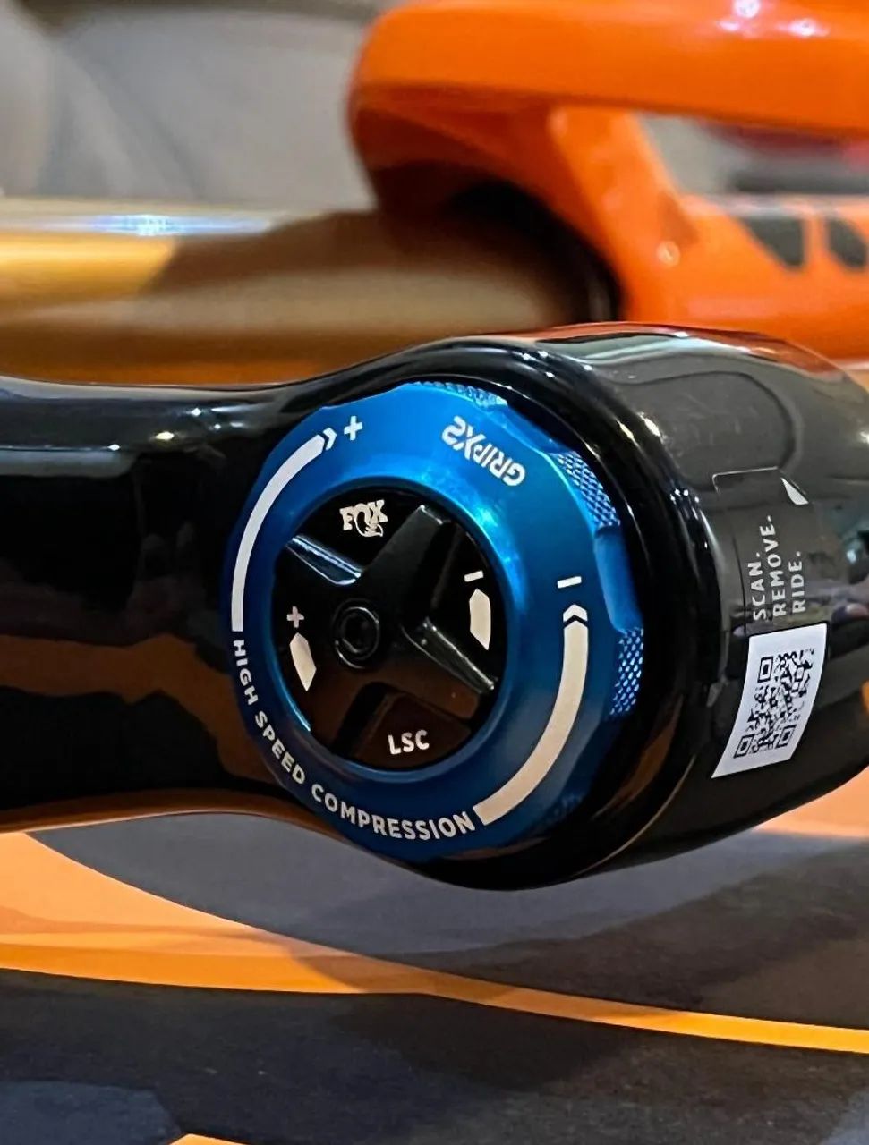 Suspensão Fox 38 Factory grip X2 2025 nova na caixa - Acessórios
