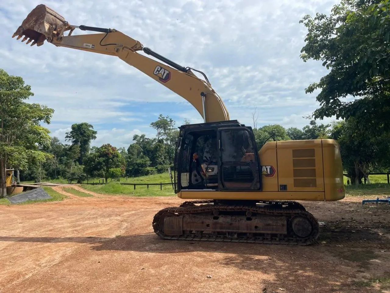 ESCAVADEIRA CATERPILLAR  - Foto 2