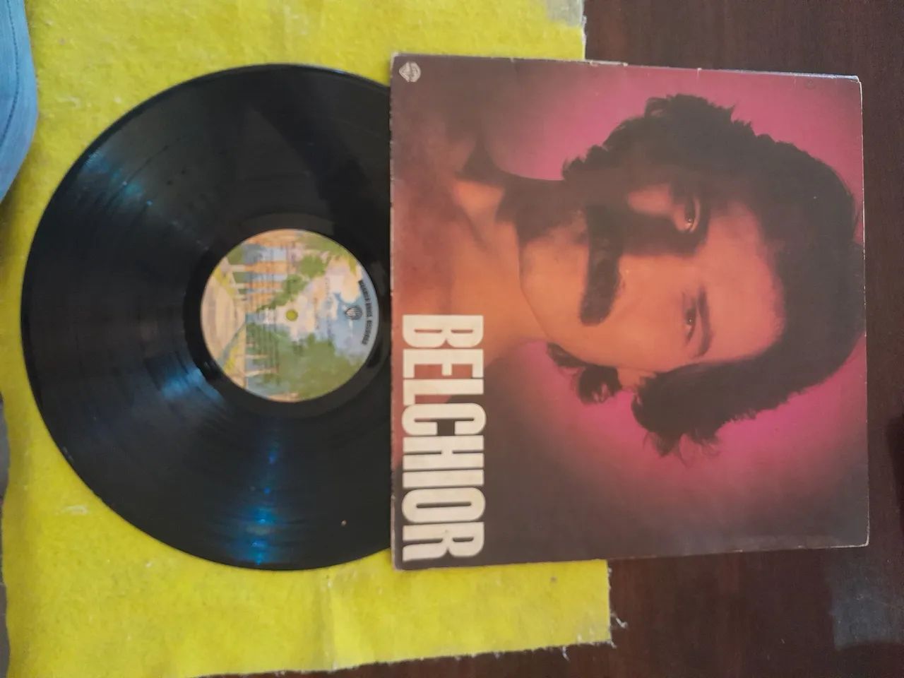 47 LPs de vinil, grande maioria com capa diversos gêneros. MPB, ROMANTICAS, INFANTIS, etc. - Foto 3