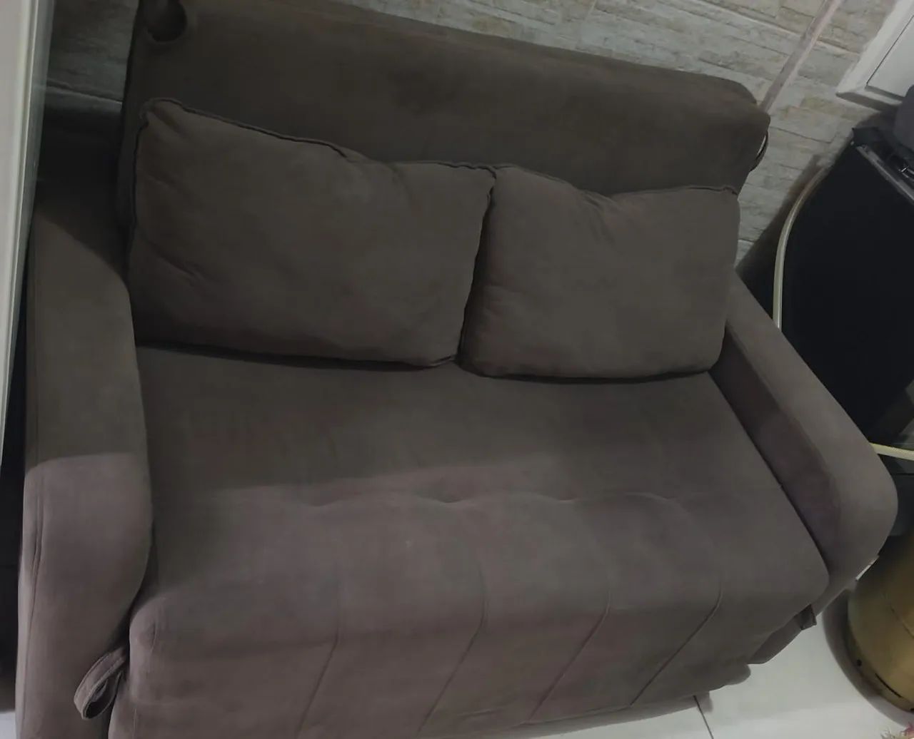 Sofá cama , menos de 1 ano de uso 
