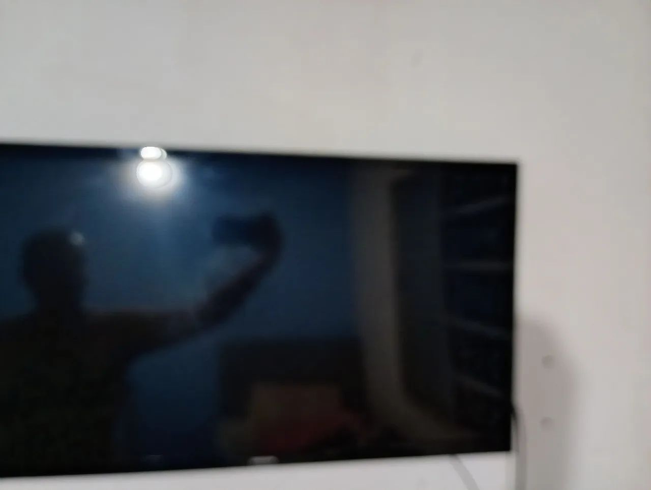 Vendo uma tv smart semi nova 