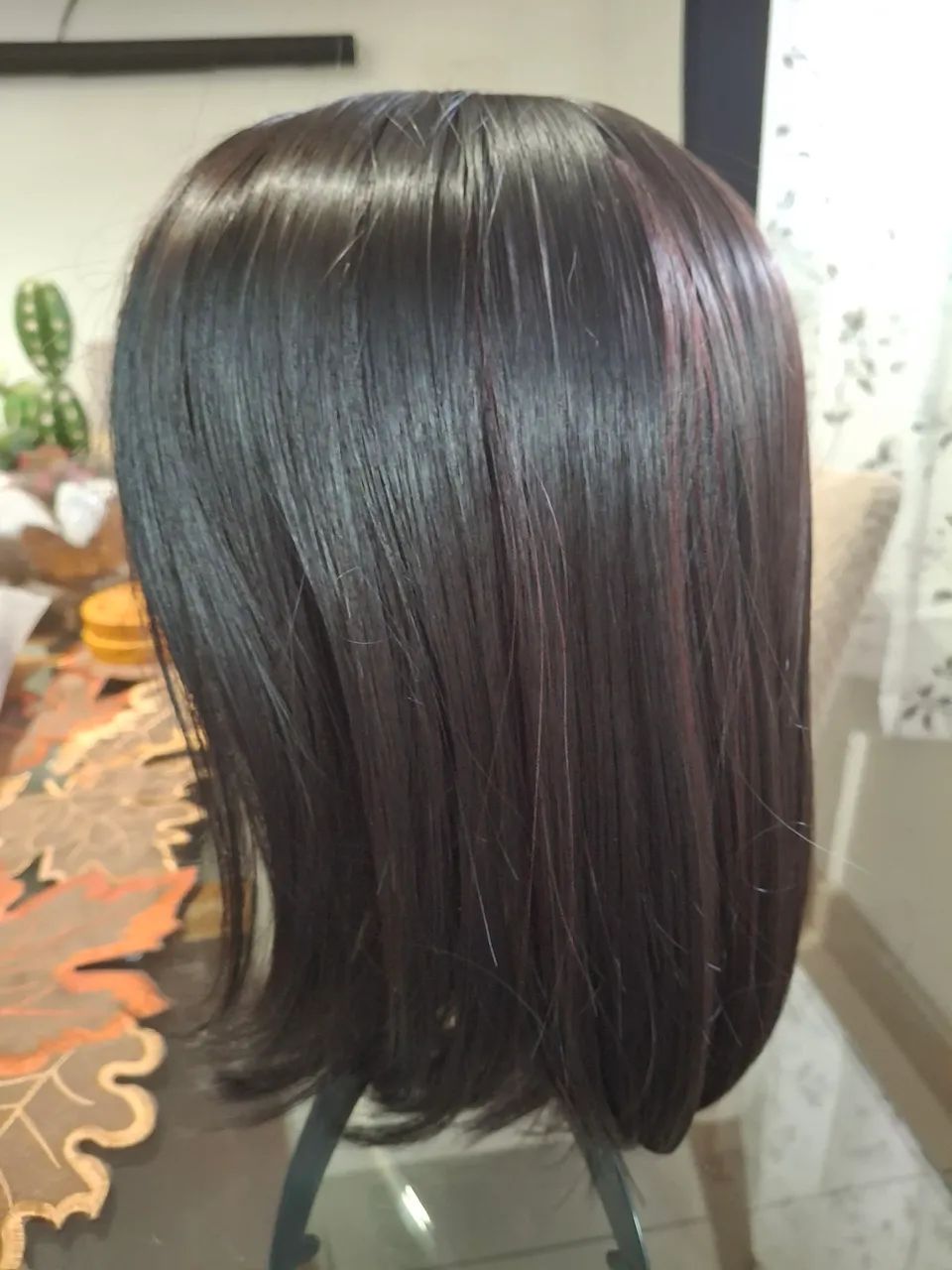 PERUCA CHANEL COM FRANJA E MECHAS MARSALA - Foto 2