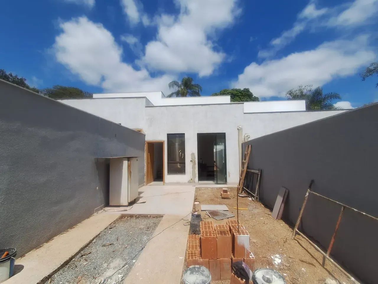 Casa com 3 quartos sendo 1 suíte 2 banheiros 2 vagas - Foto 2