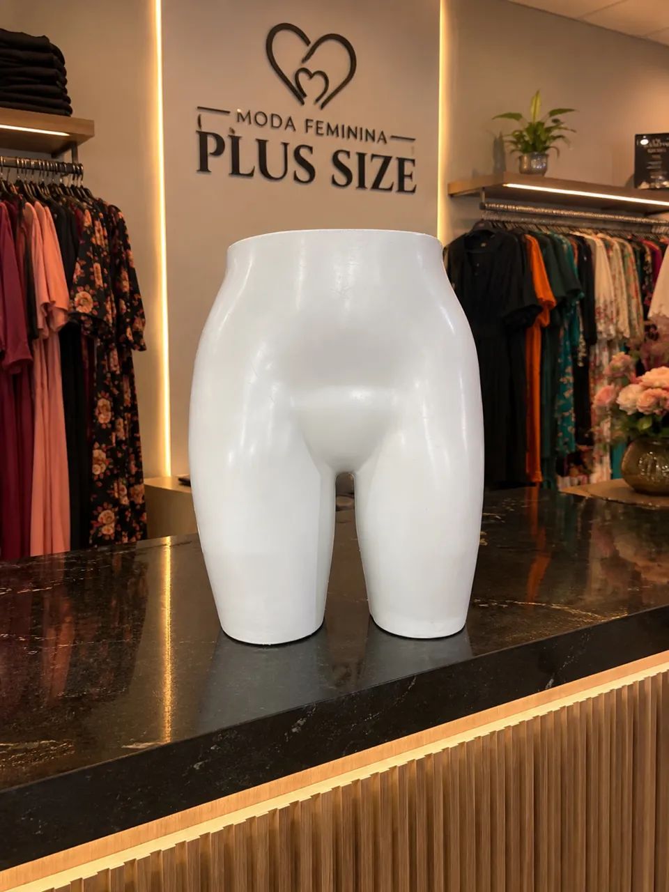 3 MANEQUINS DE SHORT PLUS SIZE CADA