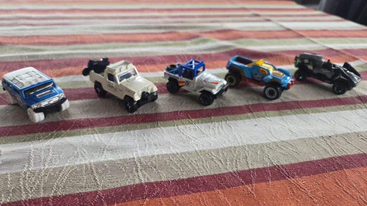 Kit 5 Carrinhos Hot Wheels