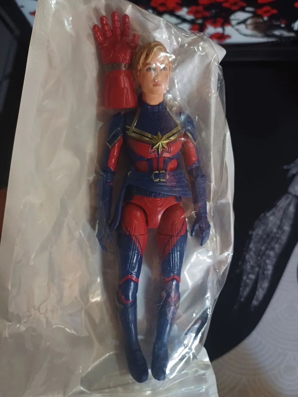 Capitã marvel legends usado  - Foto 4