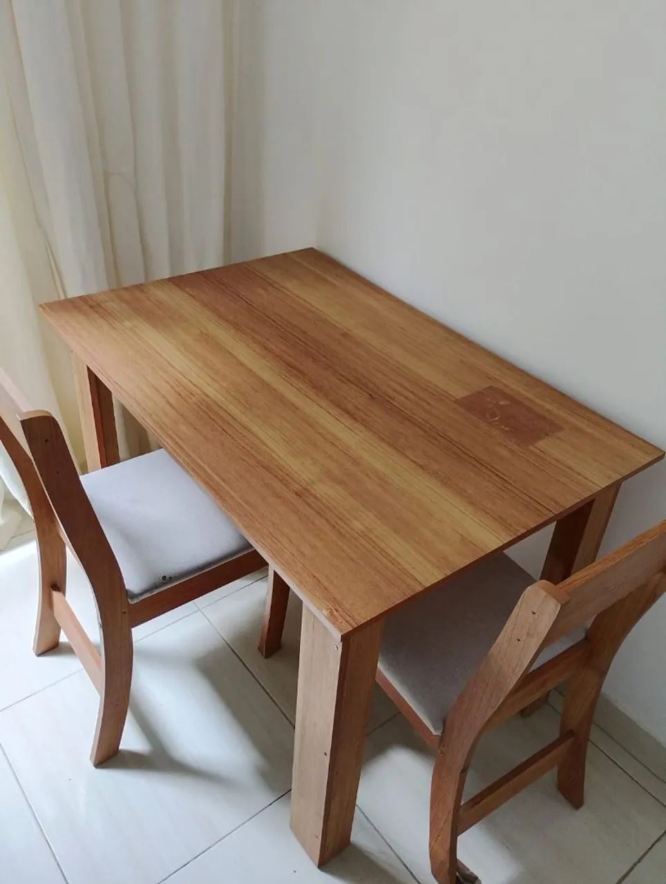 Mesa de madeira clara - Foto 3