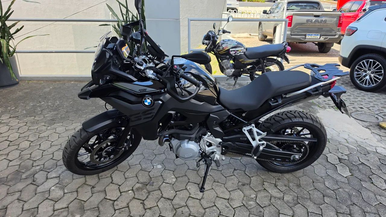 F750 GS TRIPLE BLACK - Foto 3