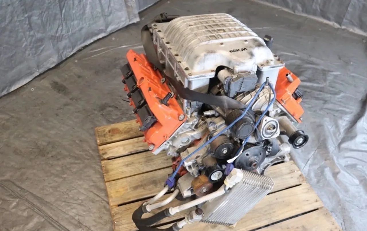 Motor Hellcat 