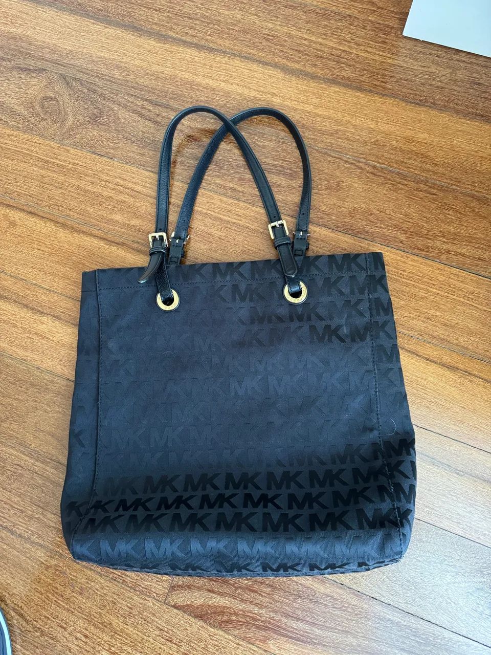 Bolsa Preta Michael Kors usada