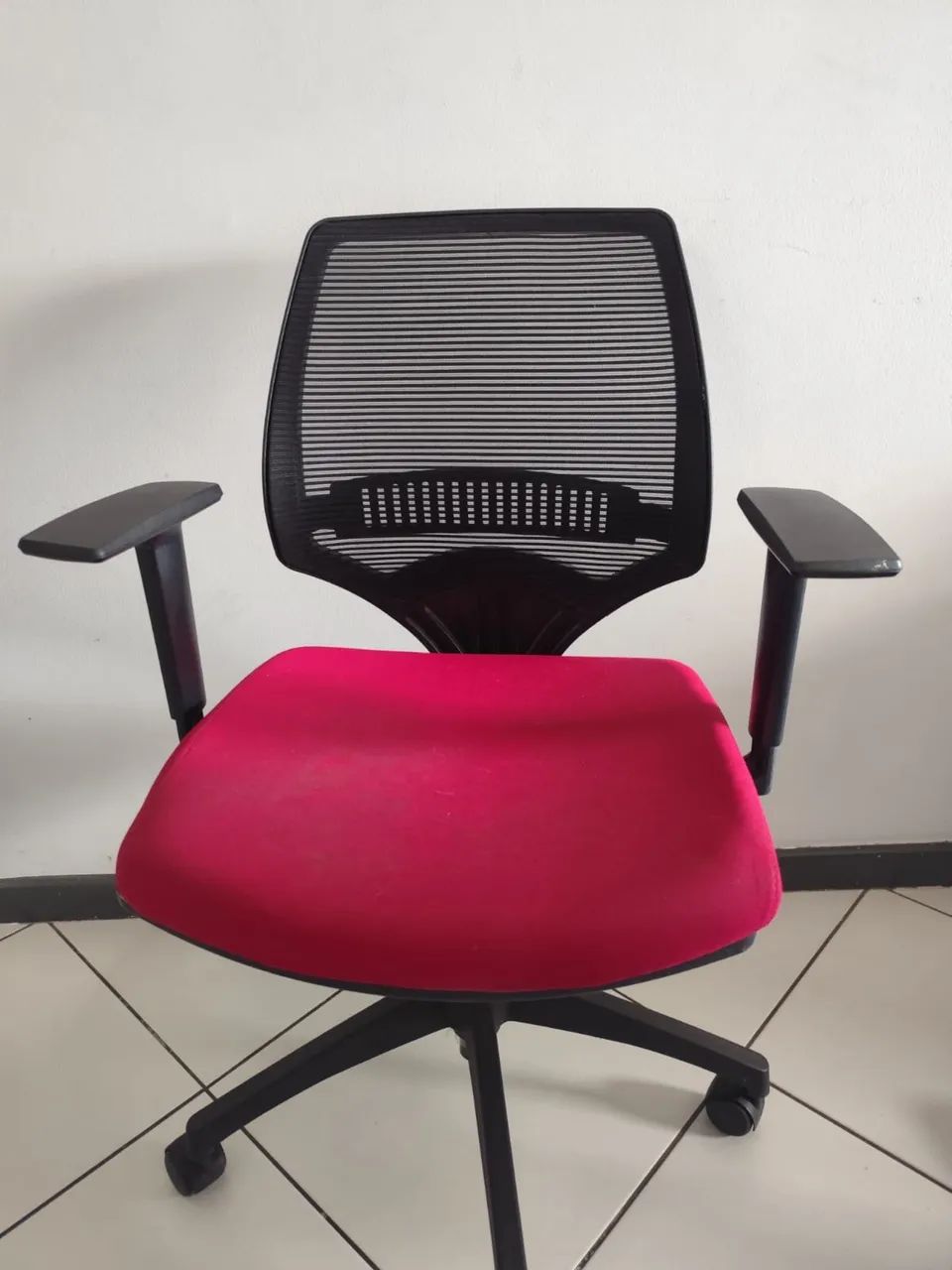 Cadeira Ergonômica Marelli com Encosto em Tela Regulável para Escritório e Home Office - Foto 4