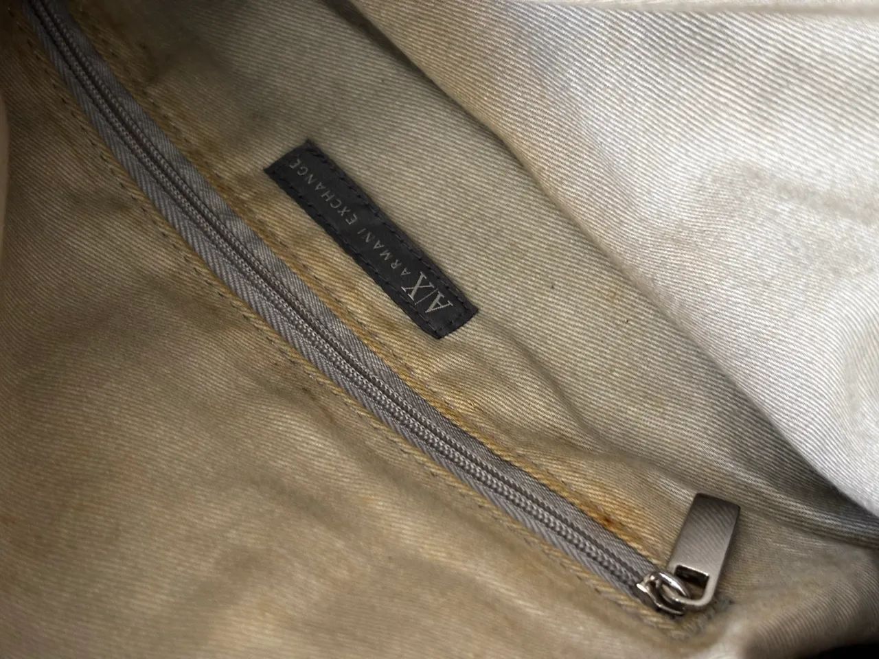 Bolsa Armani Exchange A/X Píton Prateada - Foto 6