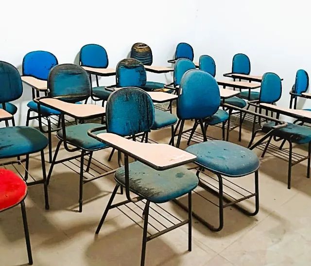 cadeiras universitárias estofadas de tecido