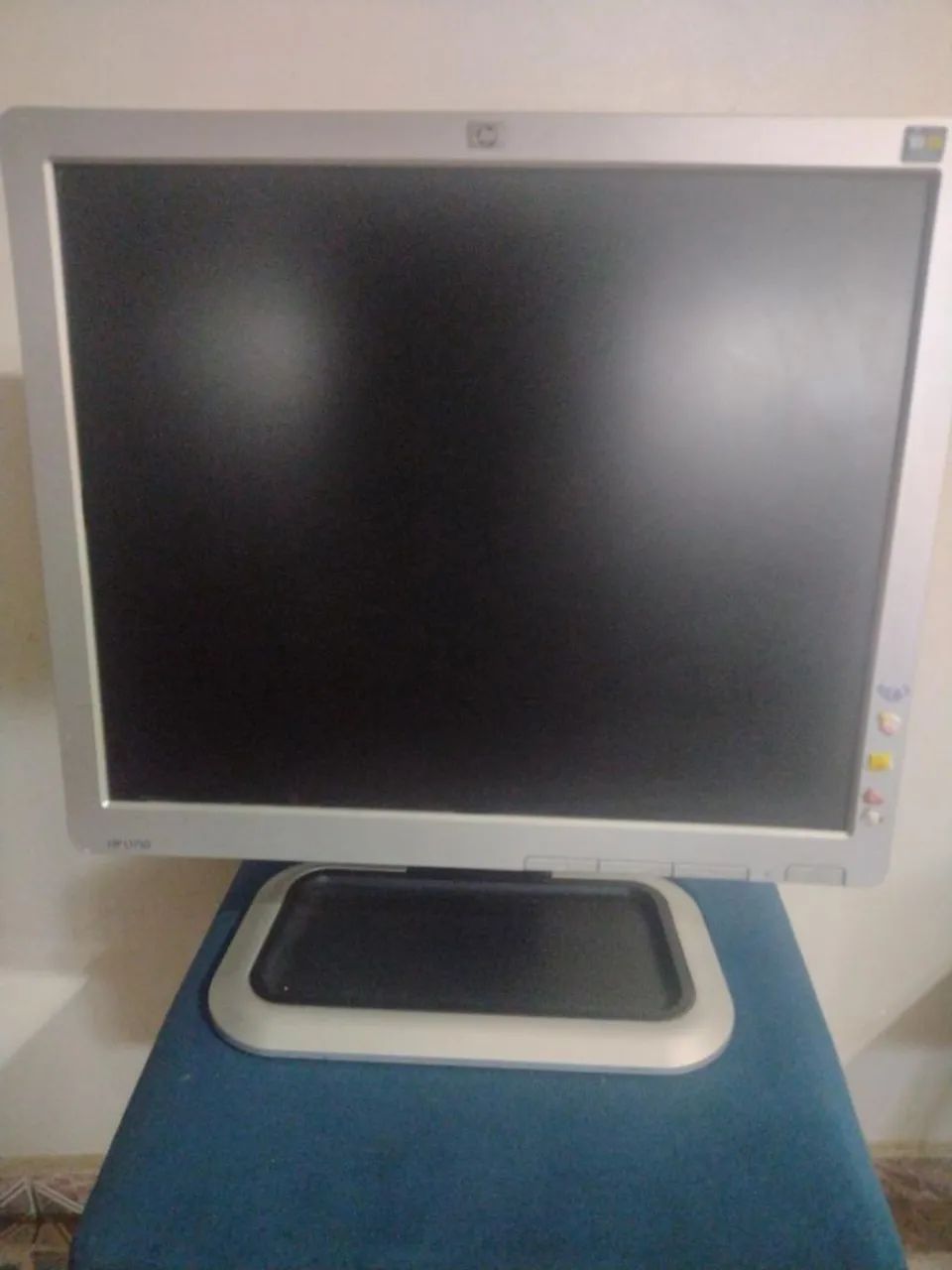 Monitor HP L1710 de 17 pol funcionando perfeitamente