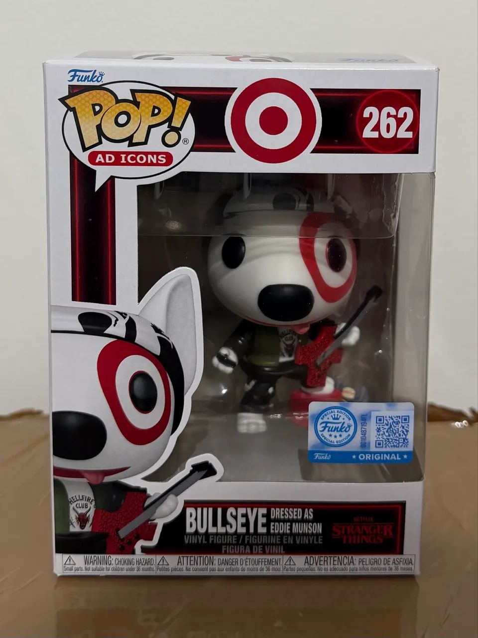 Funko pop bullseye mascote da target como Eddie Munson Stranger Things