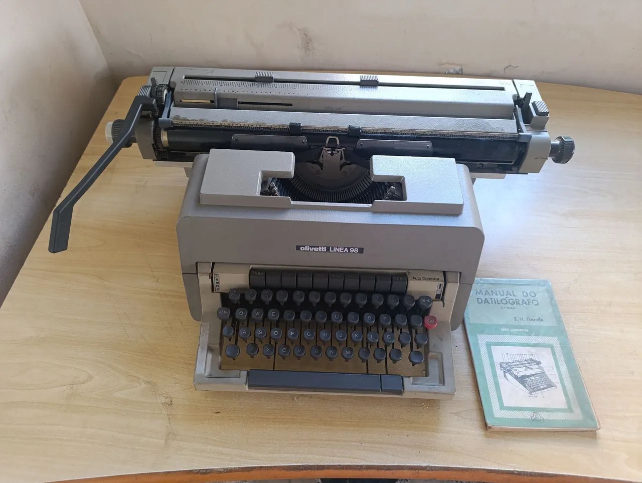 Máquina de escrever Olivetti LINEA 98 - Foto 2