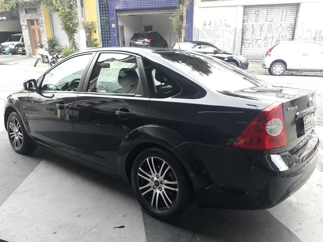 Ford Focus Sedan Automático 2.O ÚNICO DONO COM 70 MIL KM - Foto 4