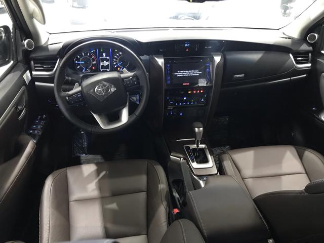 Toyota SW4 SRX 7 lugares Diesel última unidade - Foto 6