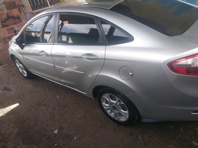 New Fiesta Sedan 1.6 Manual - Foto 3