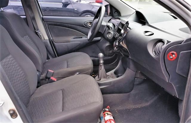ETIOS 1.3 X HATCH FLEX COMPLETO 4P MANUAL 2015 TROCO E FINANCIO - Foto 9