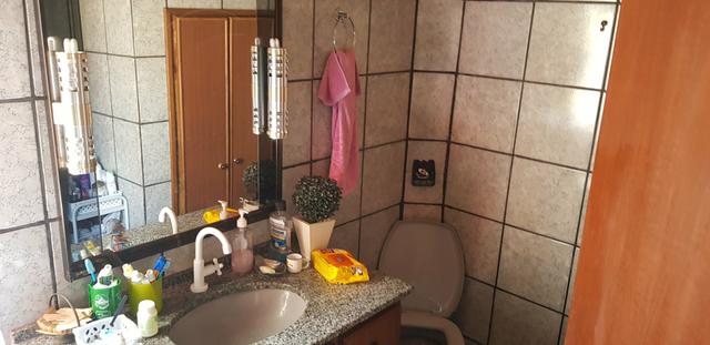 VENDE-SE sobrado no centro ótima localização - Foto 13