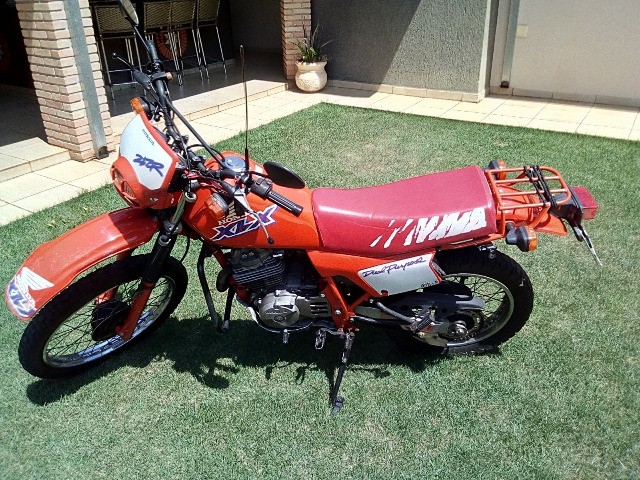VENDO HONDA XLX 250 R