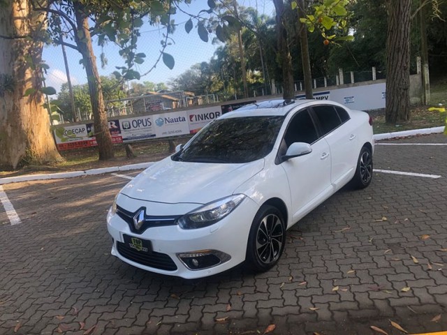 RENAULT FLUENCE 2.0 PRIVILÉGE 16V FLEX 4P AUTOMÁTICO