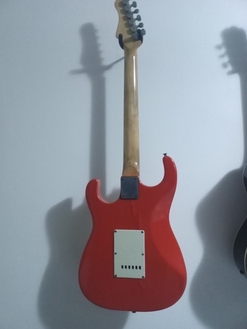 Vendo  guitarra vermelha