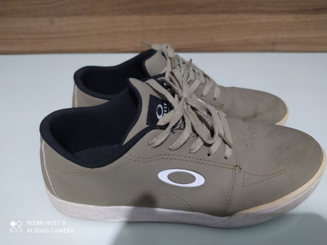 TÊNIS DE COURO OAKLEY N. 38 - Roupas e calçados - São Mateus, Juiz de Fora  1009594714 | OLX