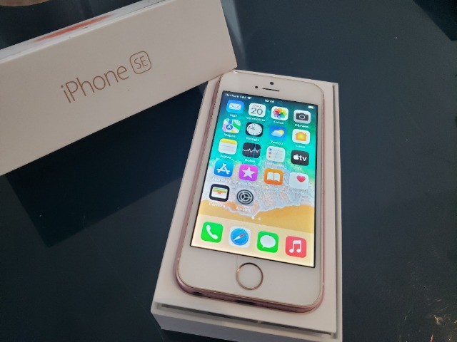 iphone se rose gold olx